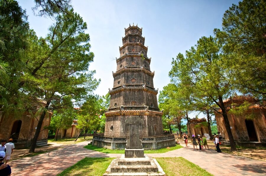<p>Hue city tour full day - discover Thien Mu pagoda</p>
